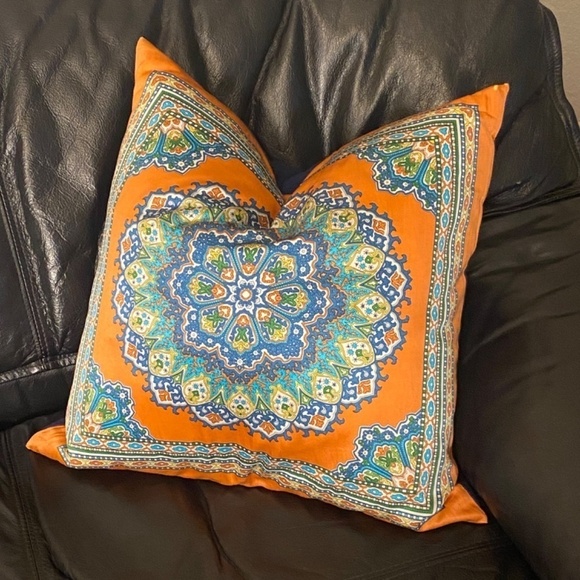 POTTERY BARN Silk Throw Pillow Cover + Down Insert Orange Blue Mandala 18" X 18" - Picture 1 of 12
